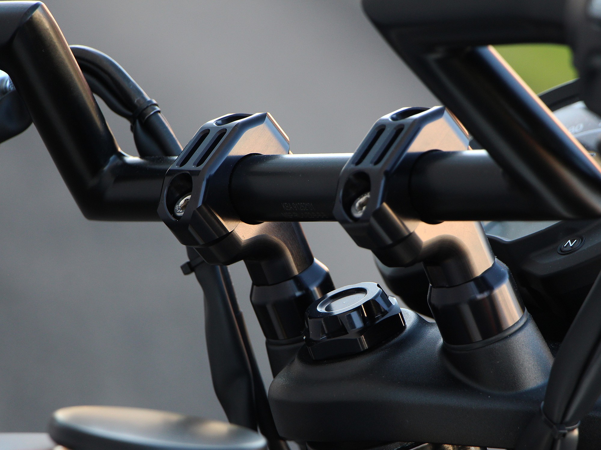 Wunderkind Triumph Bobber, Risers 1 inch - 3