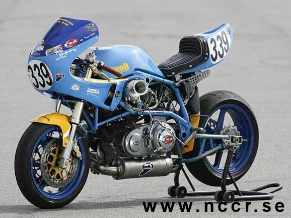 Caféracer sits TZ style - 2