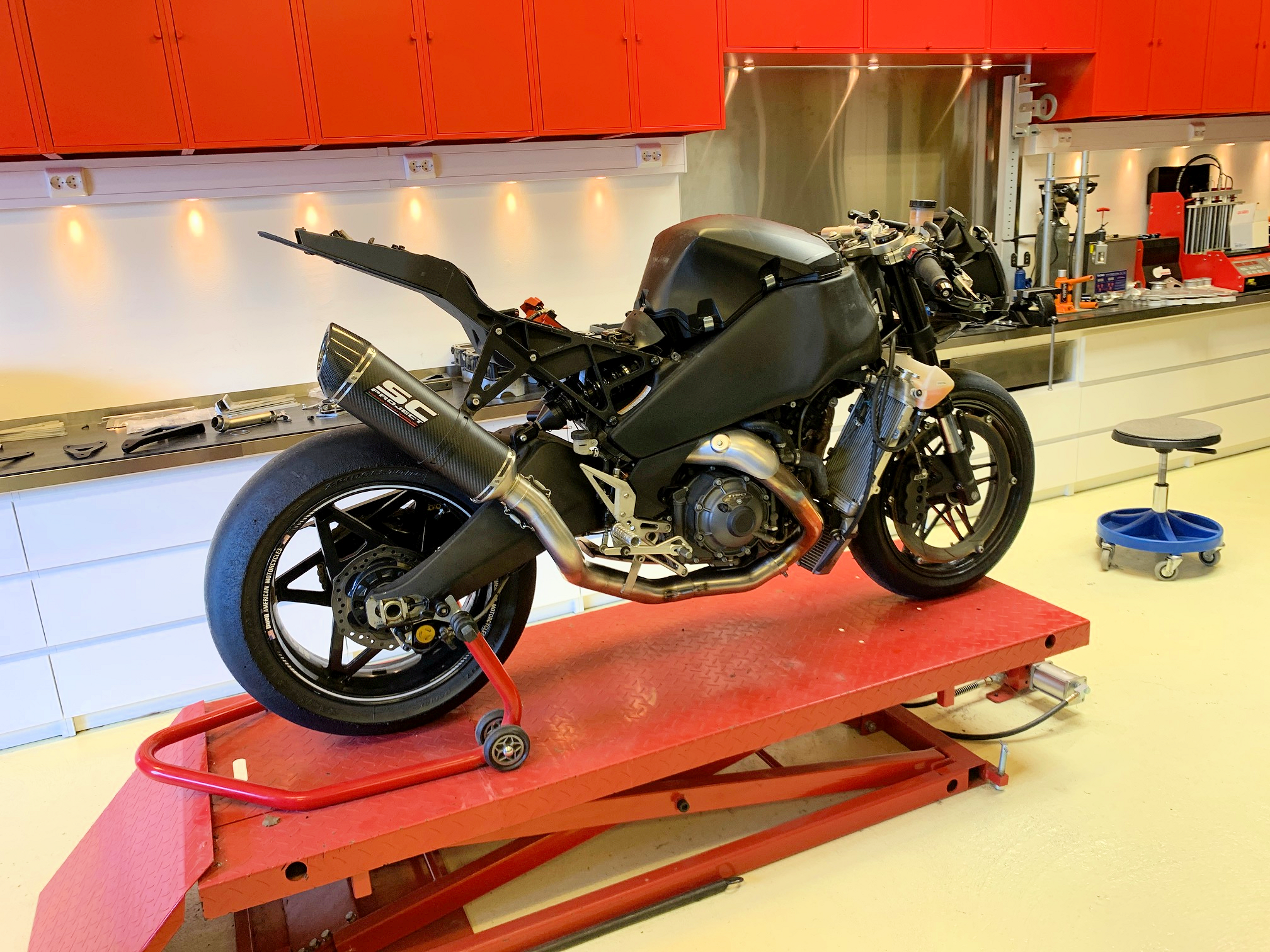 APH (Alan Hawkes) by NCCR Slip-on Streetsport exhaust EBR 1190 SX  Sweep-up SC-Project - 6