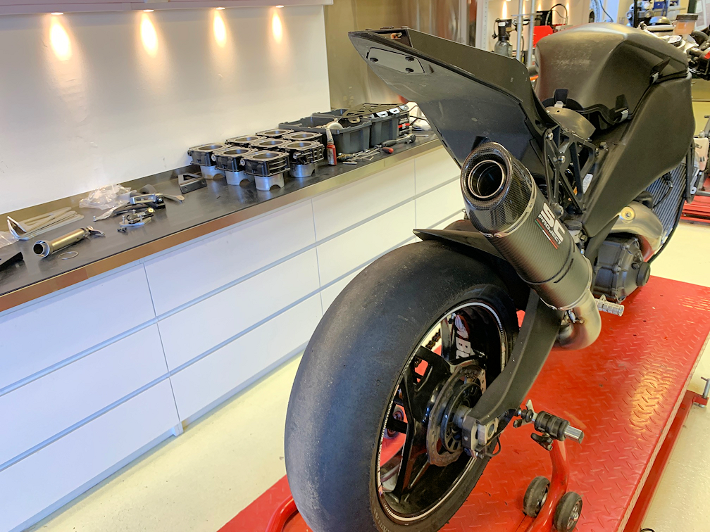 APH (Alan Hawkes) by NCCR Slip-on Streetsport exhaust EBR 1190 RX  Sweep-up SC-Project - 9