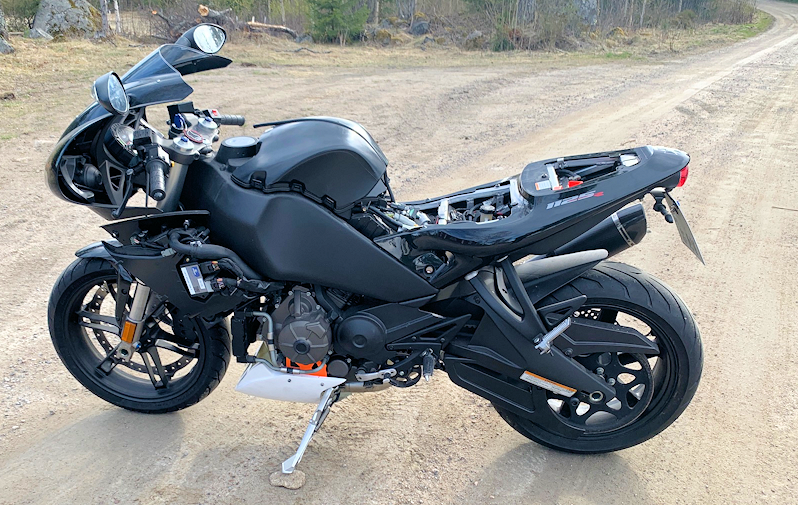 Buell 1125R / CR  Belly pan - 3