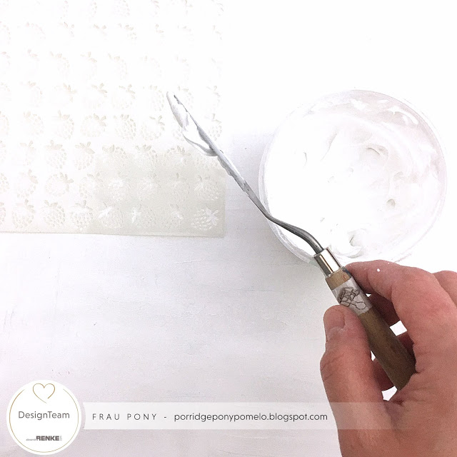 ALEXANDRA RENKE-Stencil 'Strawberries pattern' - 4