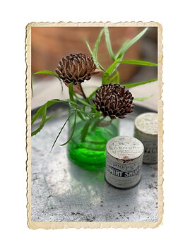 Metall dahlia