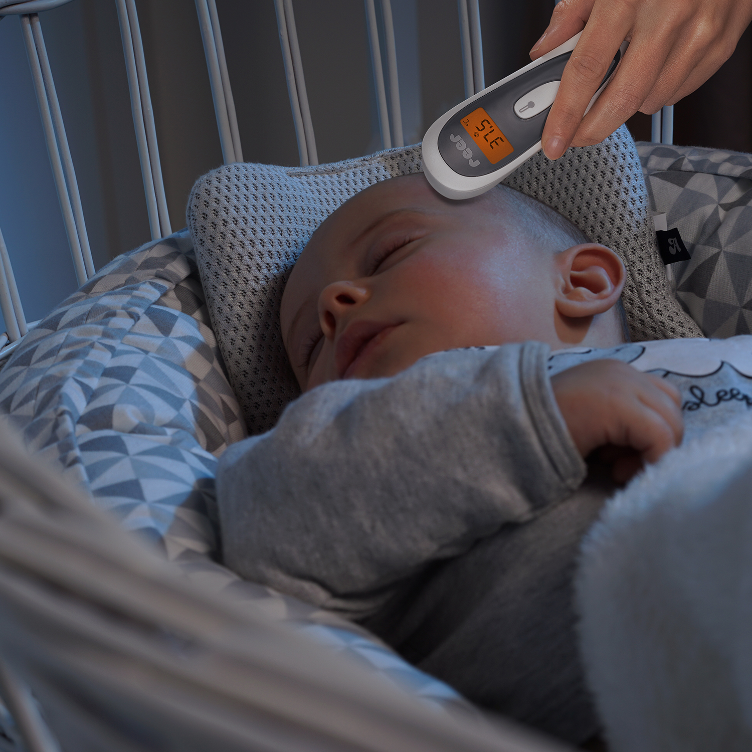 Ny kontaktfri infraröd termometer från Reer - 4