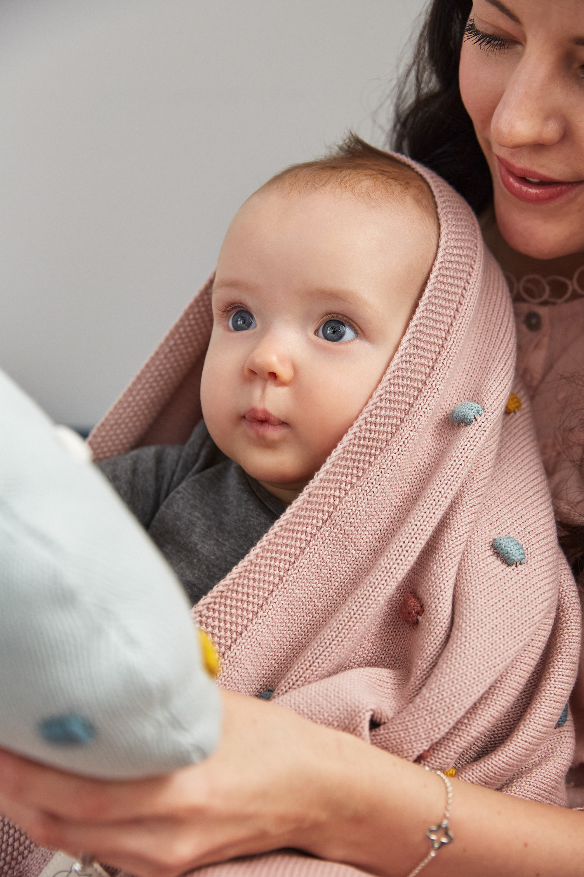 Lässig Knitted Blanket GOTS "Dots" dusky pink 80 x 100 cm - 5