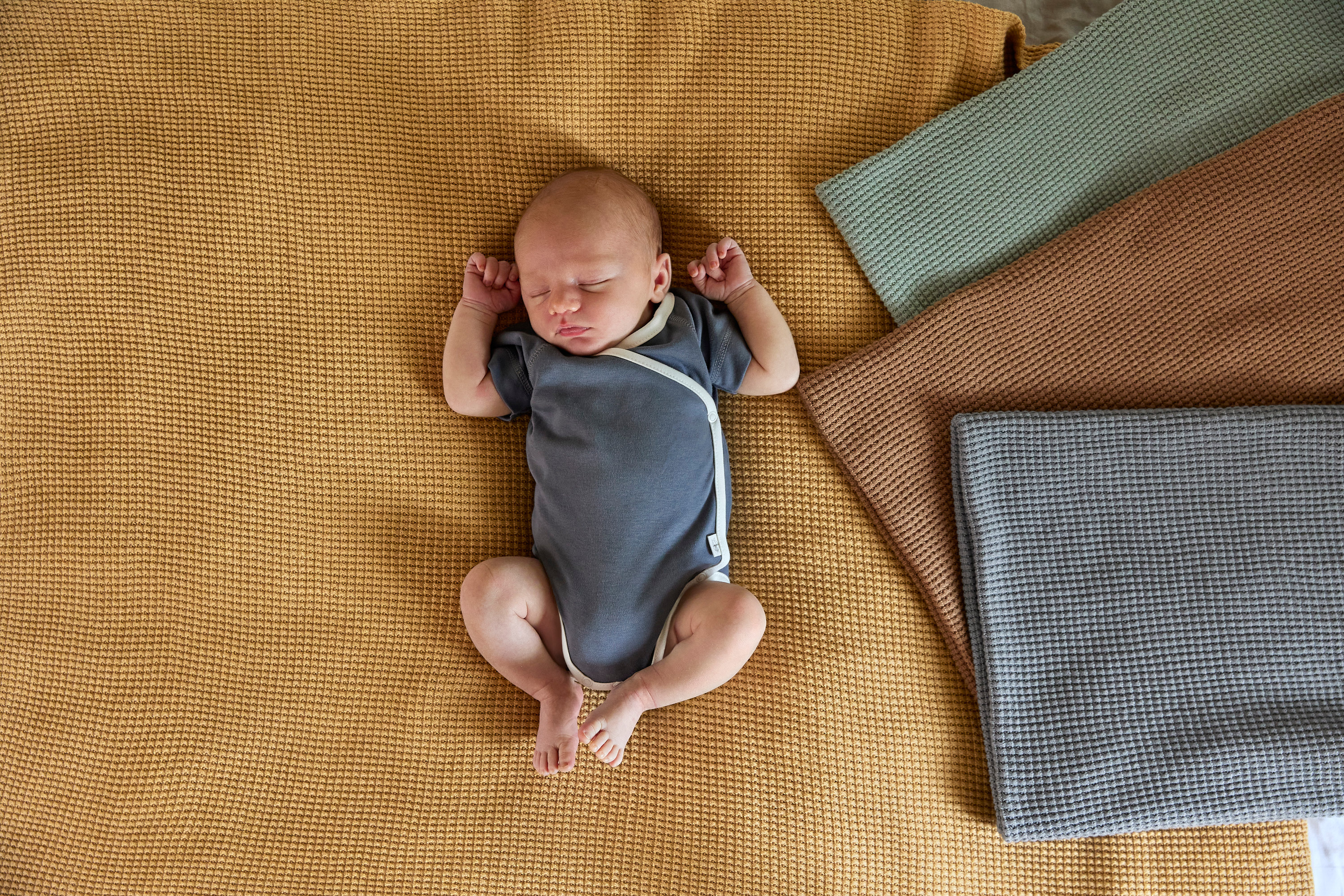 Lässig Knitted Blanket GOTS Nubs camel 80 x 100 cm - 2