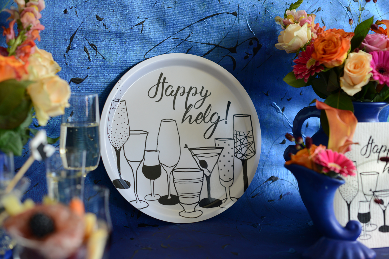 HAPPY HELG!