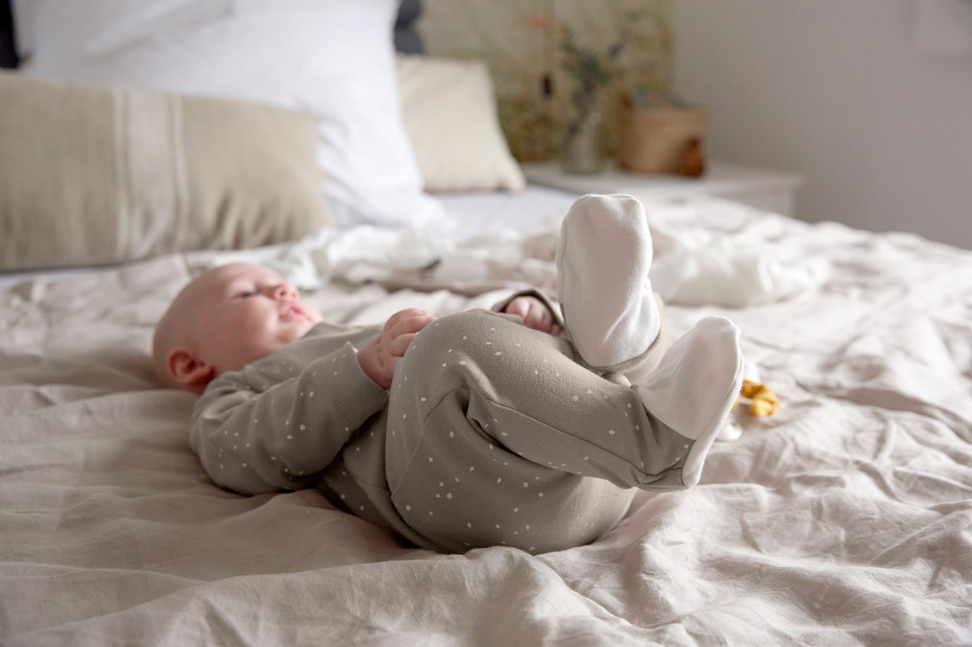 Lässig Pyjama with feet GOTS Sprinkle taupe - 3