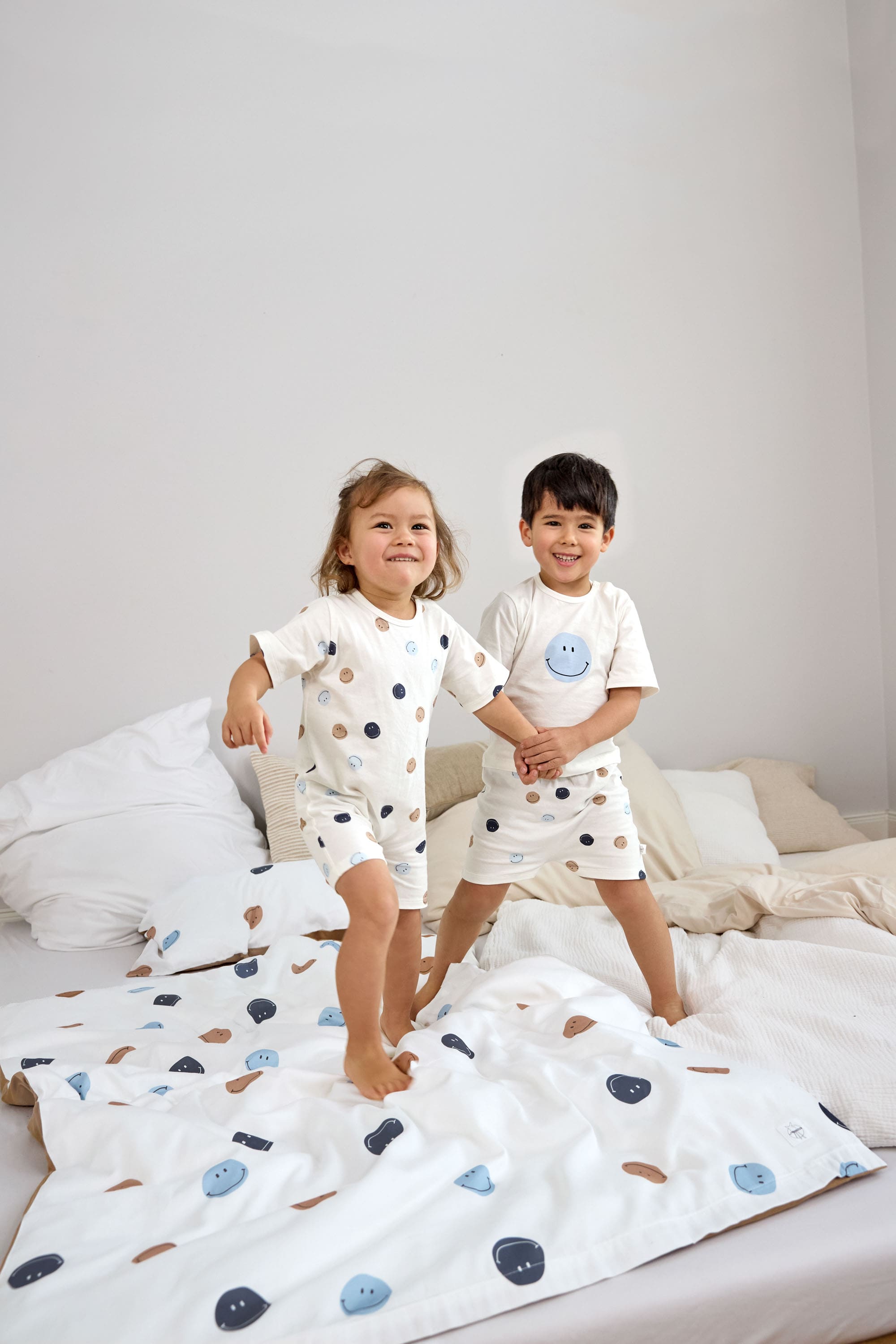 Lässig Playsuit GOTS Smile milky - 2