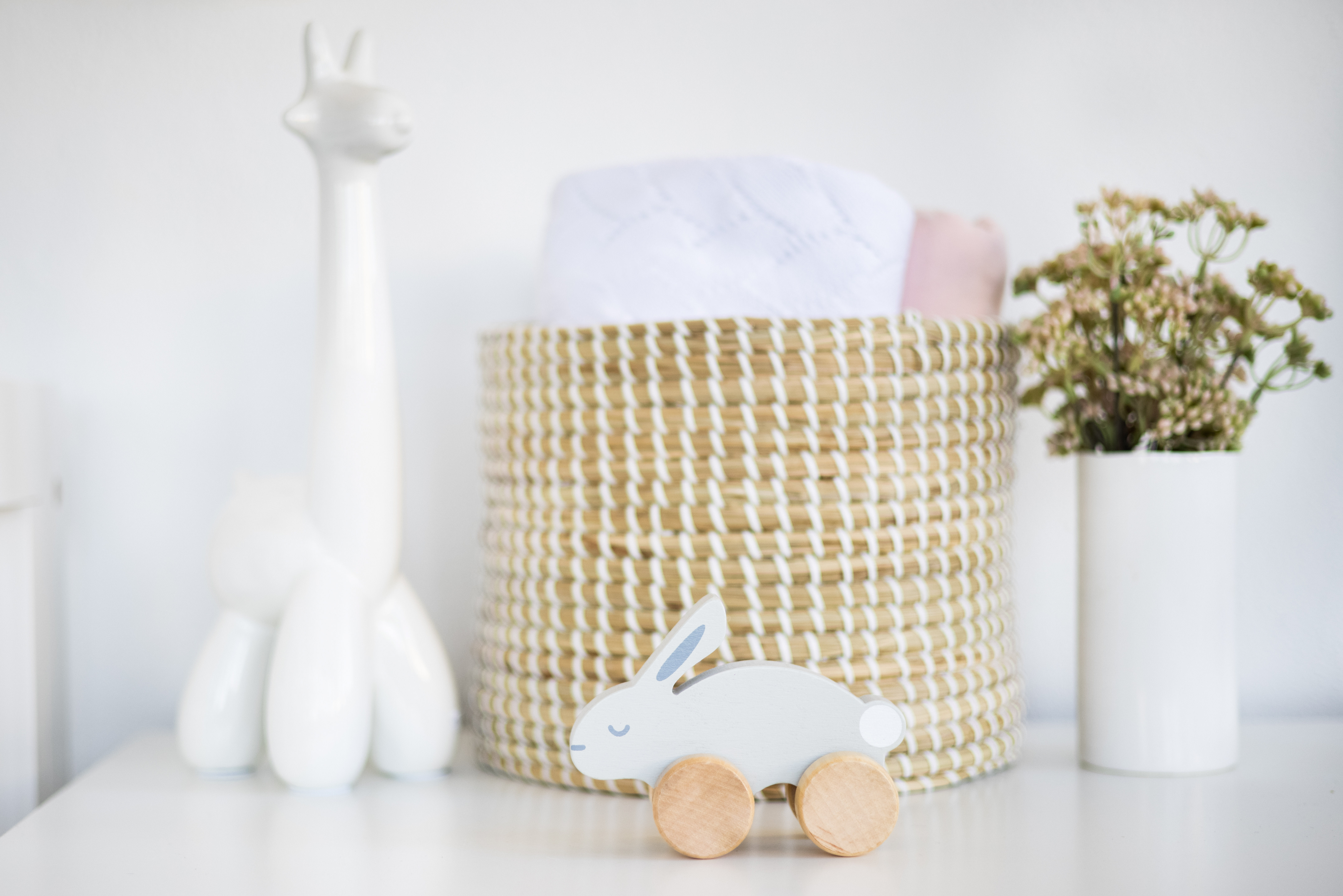 Pearhead Wooden toy bunny gray - 2