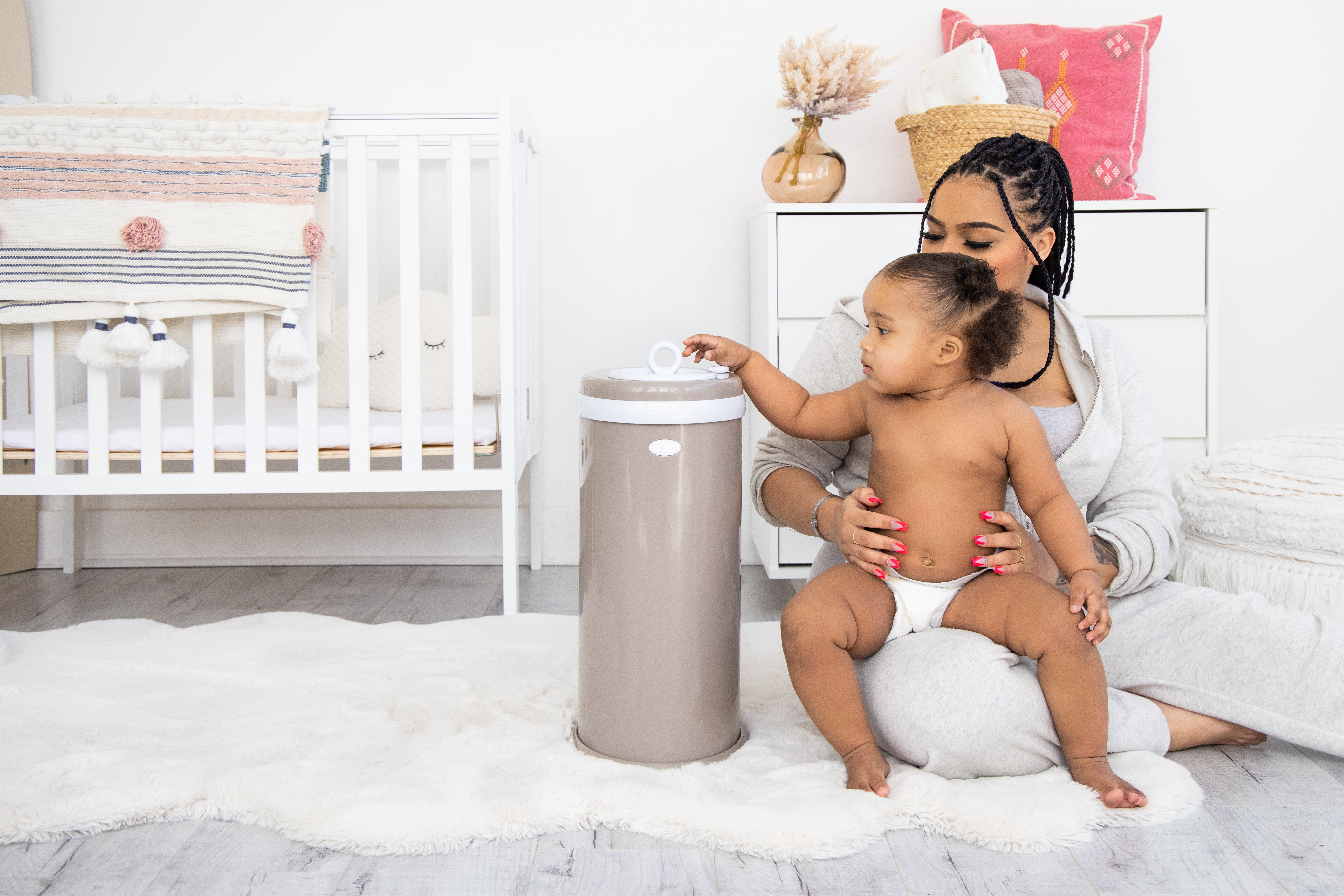 Diaper Pail Taupe - 3
