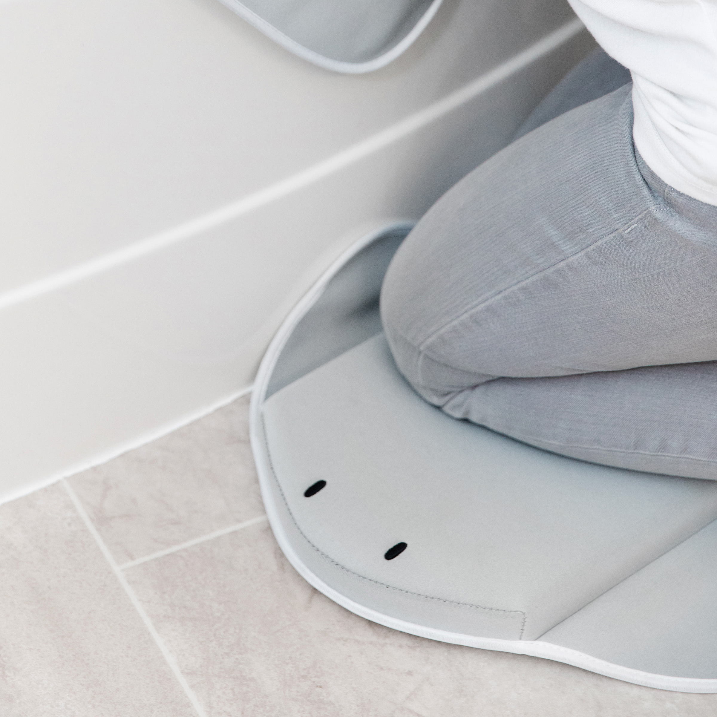 Bath Kneeler Gray - 2