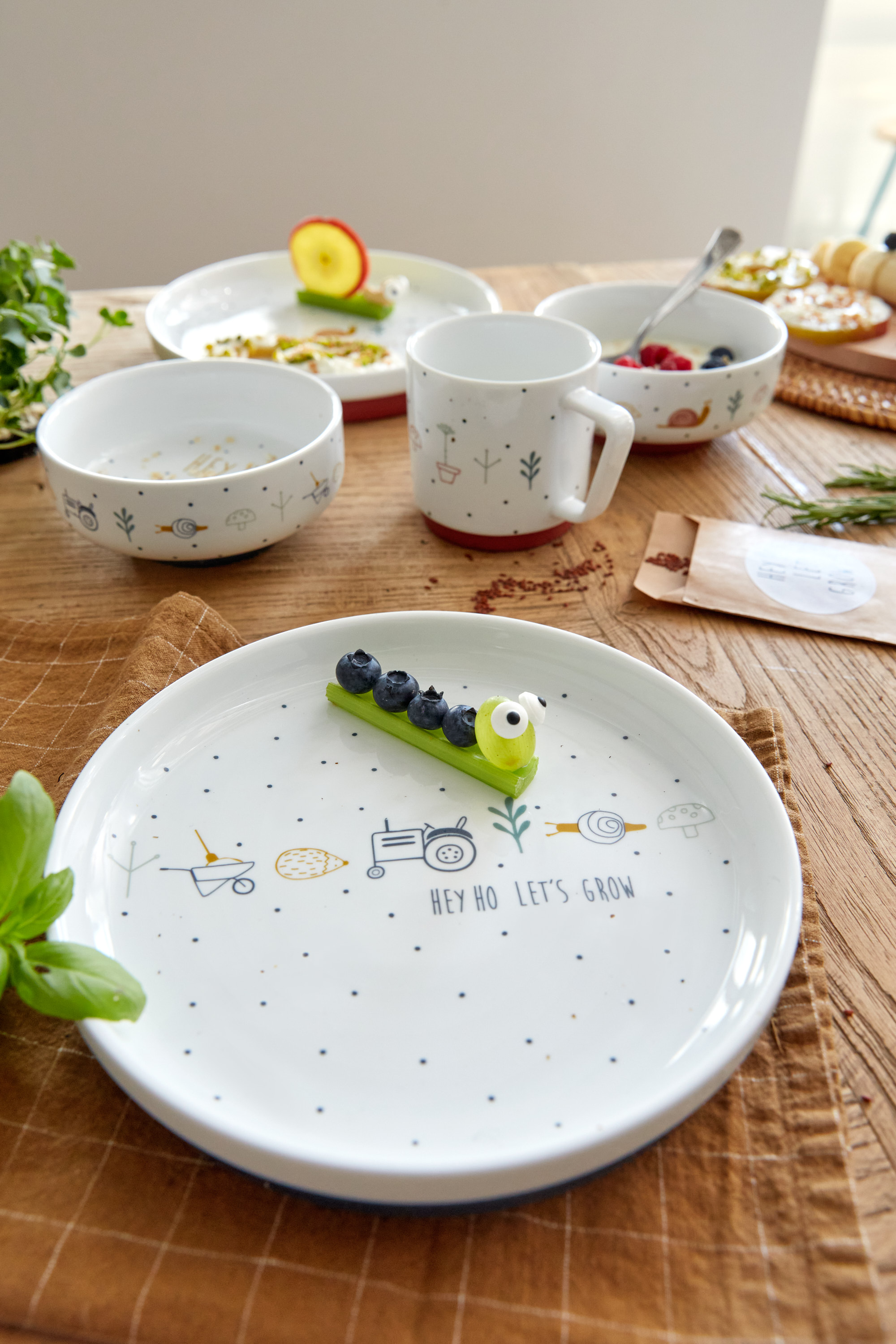 Lässig Dish Set Porcelain/Silicone Garden Explorer Tractor - 13