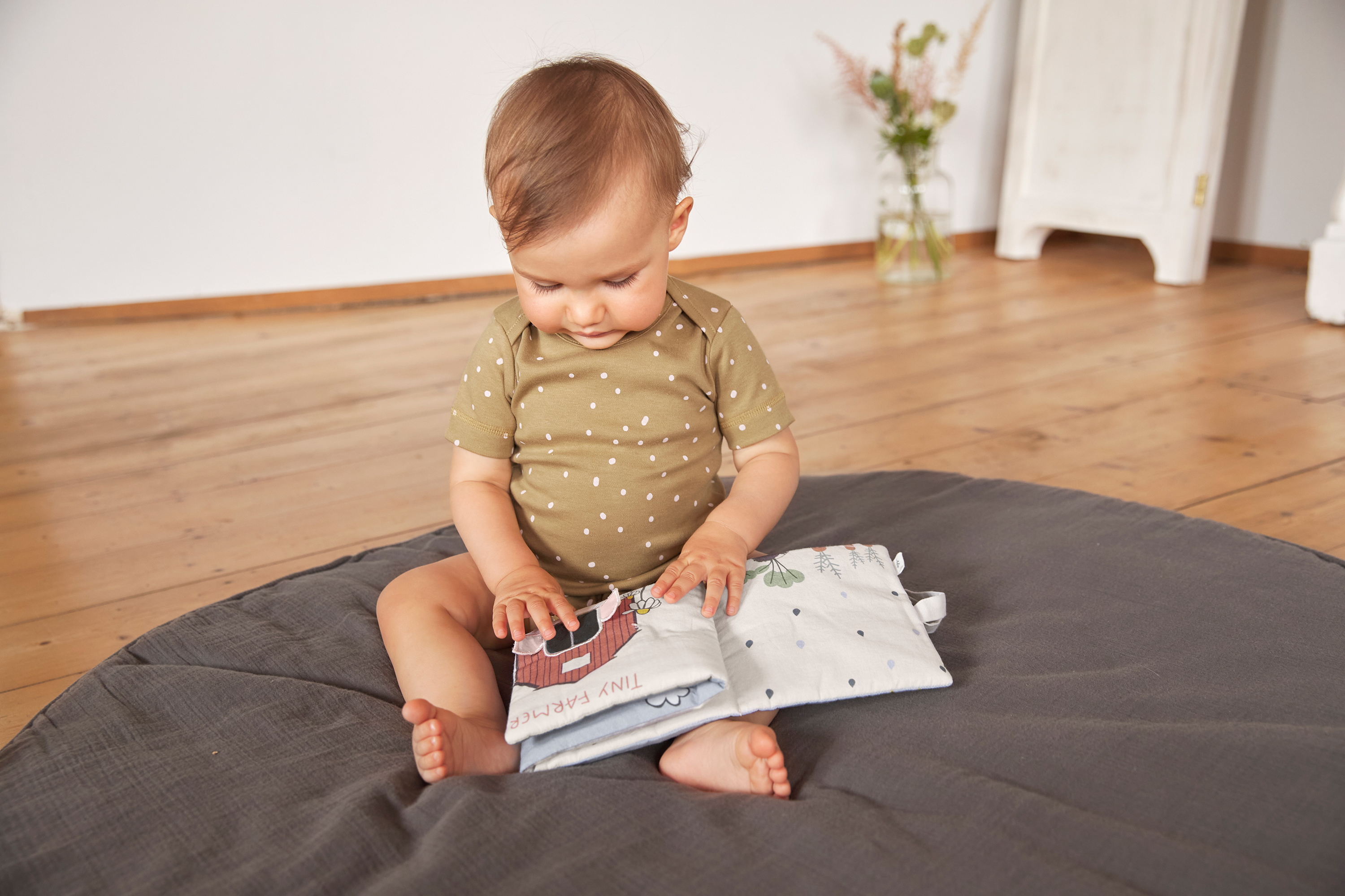 Lässig Activity Soft Toy Book Tiny Farmer - 14