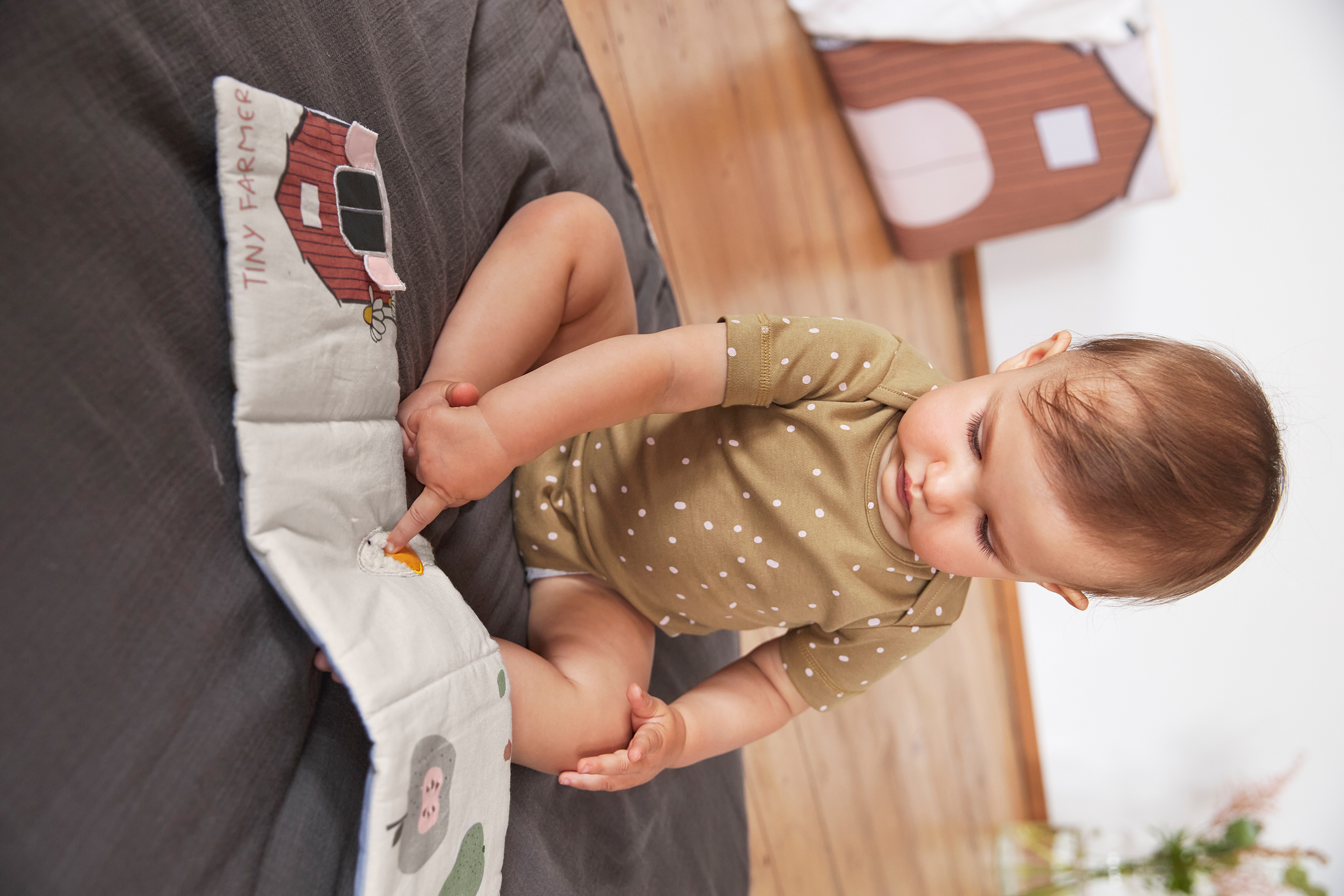 Lässig Activity Soft Toy Book Tiny Farmer - 32