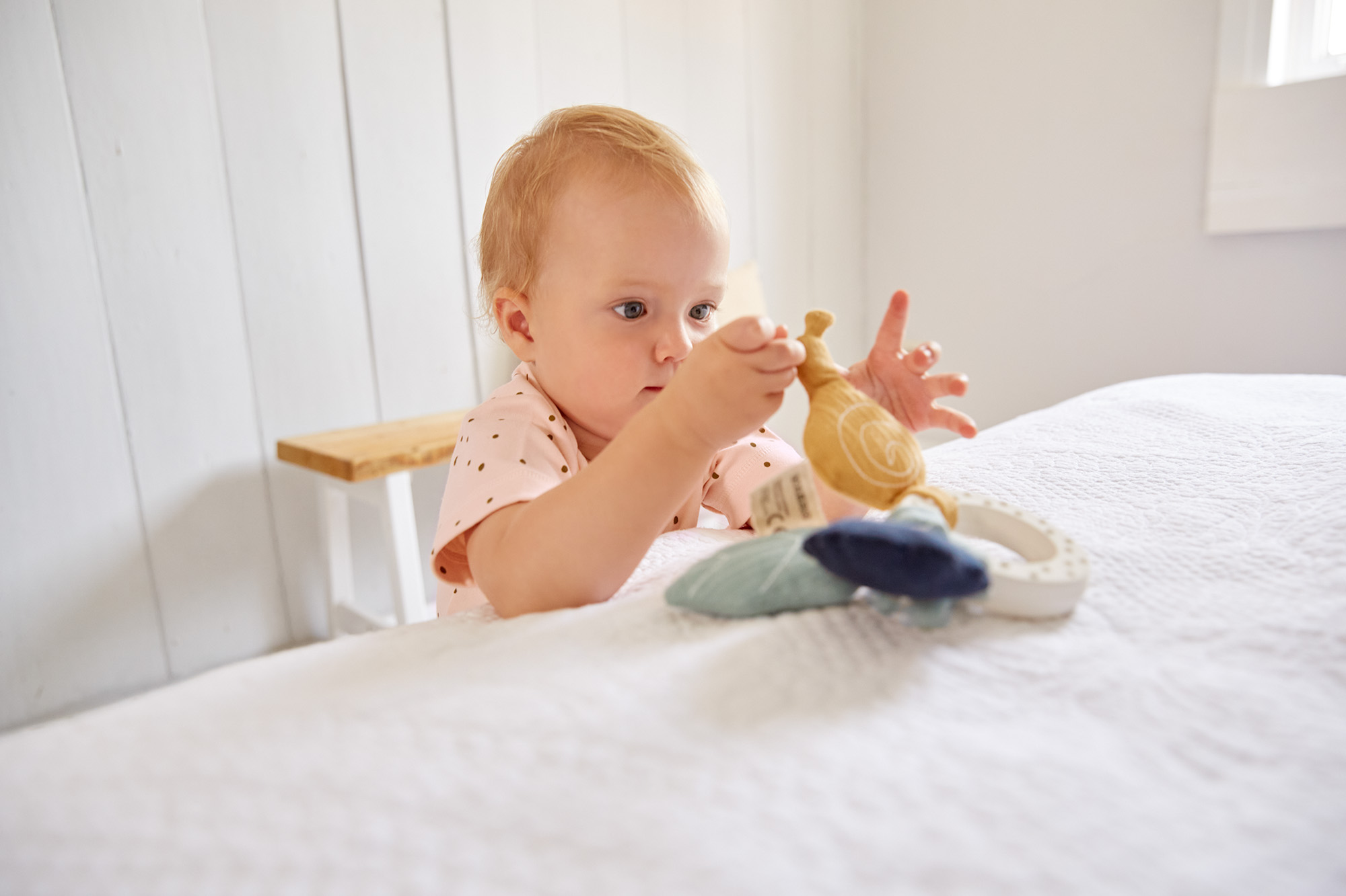 Lässig Teether "Ring" Natural Rubber Snail - 12