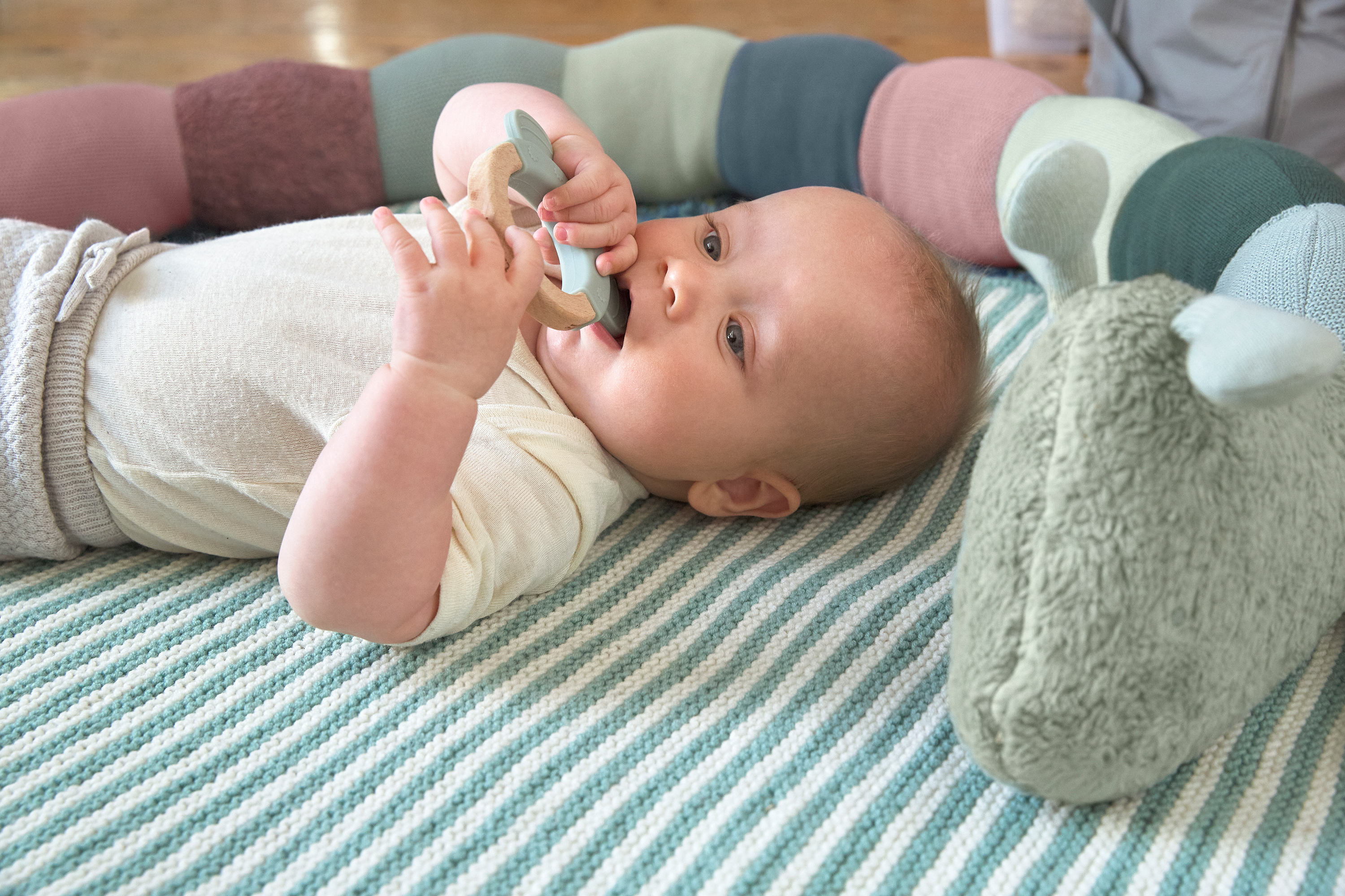 Lässig Knitted Toy with rattle Garden Explorer - 13
