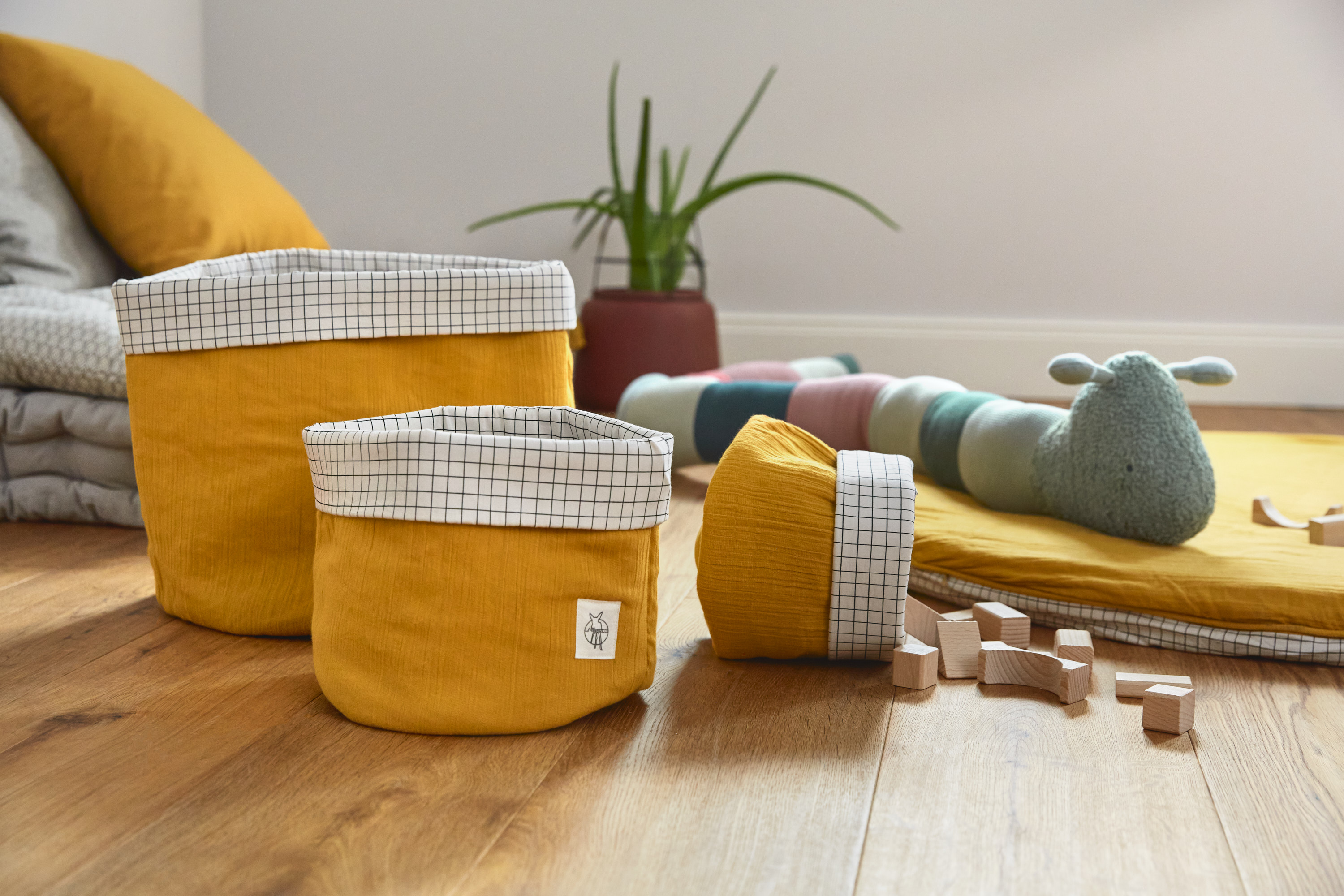 Lässig Knitted Toy with rattle Garden Explorer - 14