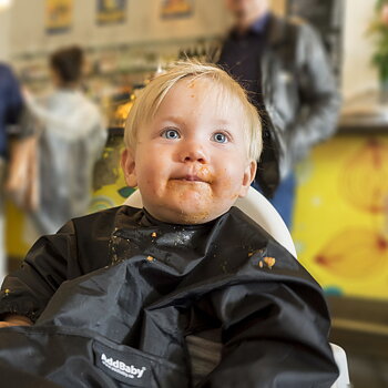 Haklapp med ärm AddBaby® Svart 1p