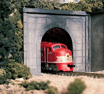 Tunnelportal för enkelspår, betong