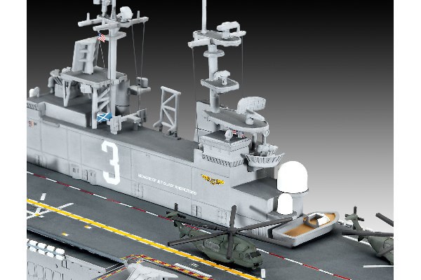 Assault Carrier USS Wasp Class 1/700 - 3