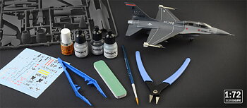 Komplett modellset: F-16 C/D Night Falcon 1/72