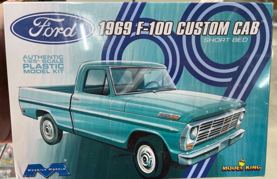 69' Ford F-100 Custom Cab Short Bed Pickup 1/25