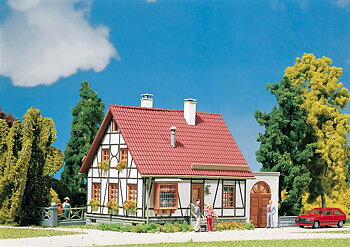 Fachwerkhaus mit Garage