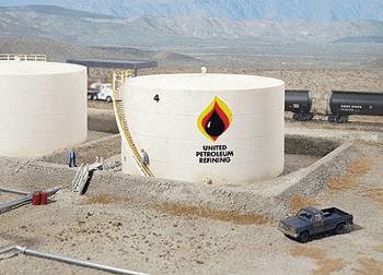 Wide Oil Storage Tank w/Berm