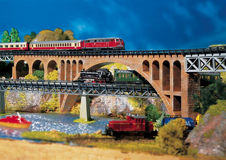 Steinbogenbrücke