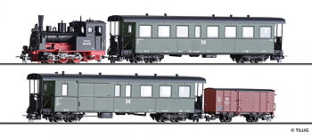 Zugset der DR, bestehend aus Dampflokomotive BR 99.47, einem Personenwagen KB4i, einem Packwagen KBD4i und einem gedeckten Güterwagen Gw, Ep. III