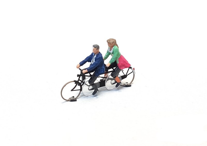 Couple on tandem