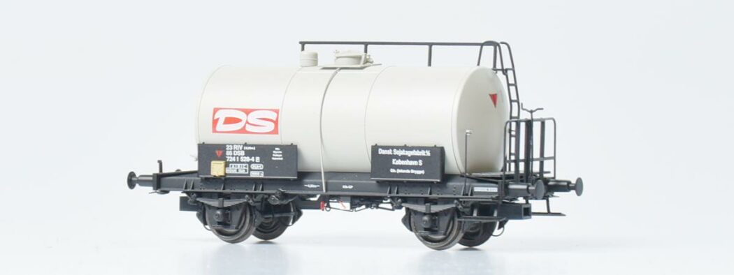 DSB tankvagn 725 1 528-4 (DS) ca 1983-87