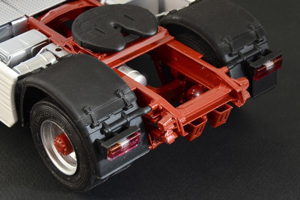 Iveco Turbostar 190.48 Special 1/24 - 6