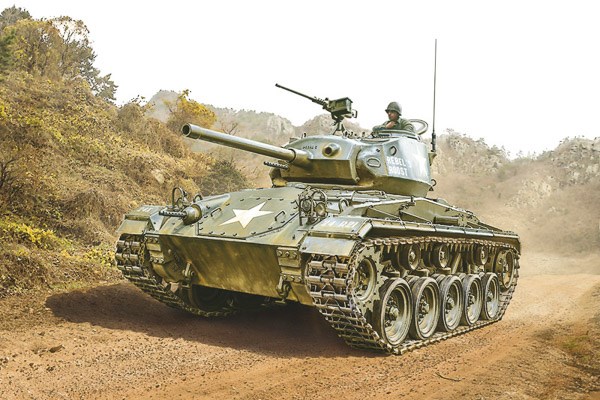 M-24 'Chaffe' Korean War 1/24