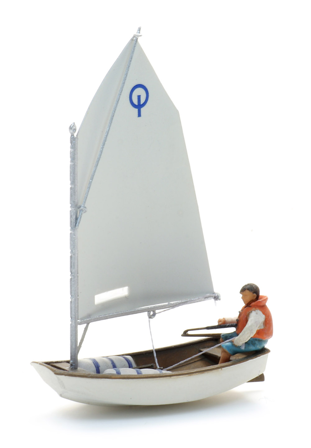 Optimistjolle med figur
