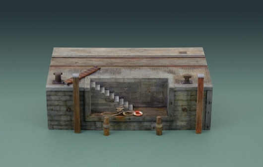 Dock with stairs, 1/35