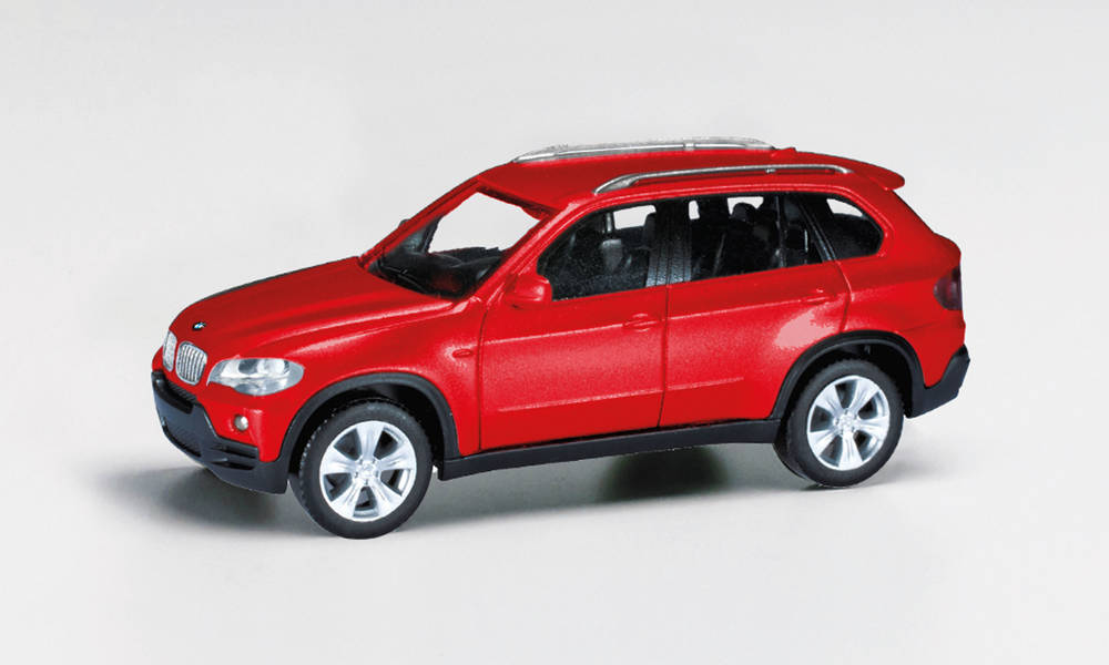 BMW X5, vermillion red metallic
