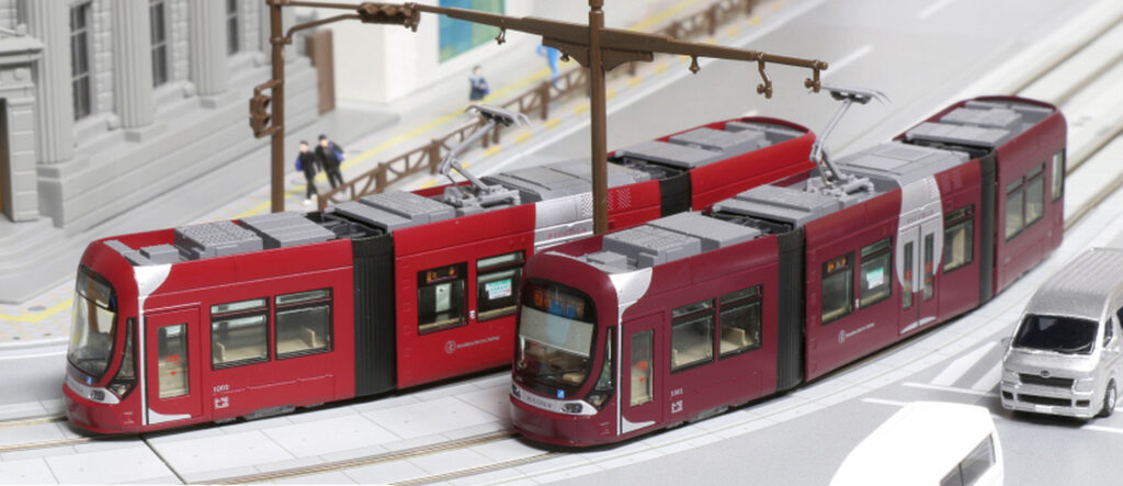 Set: 2x spårvagn Hiroden 1000 LRV HER
