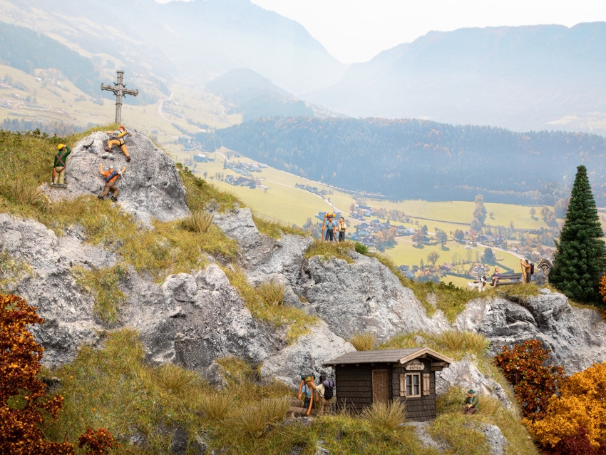 Themed Figures Sets „In the Mountains“  - 2