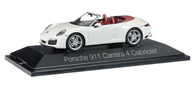Porsche 911 Carrera 4 Cabriolet, carrara white metallic