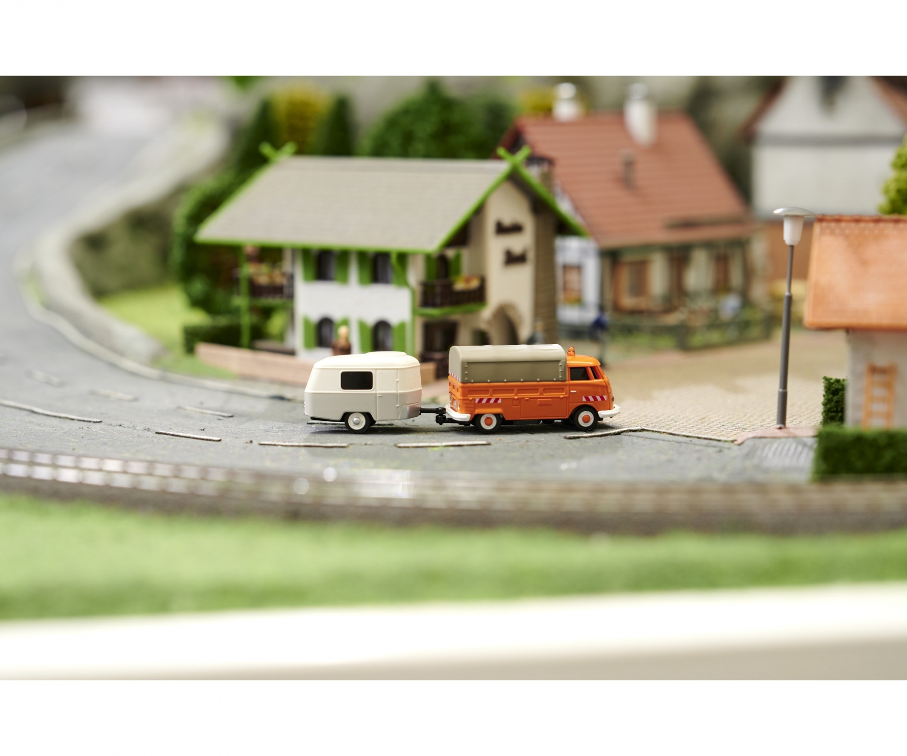Husvagn med dragkrok 1:87: 500 - 4