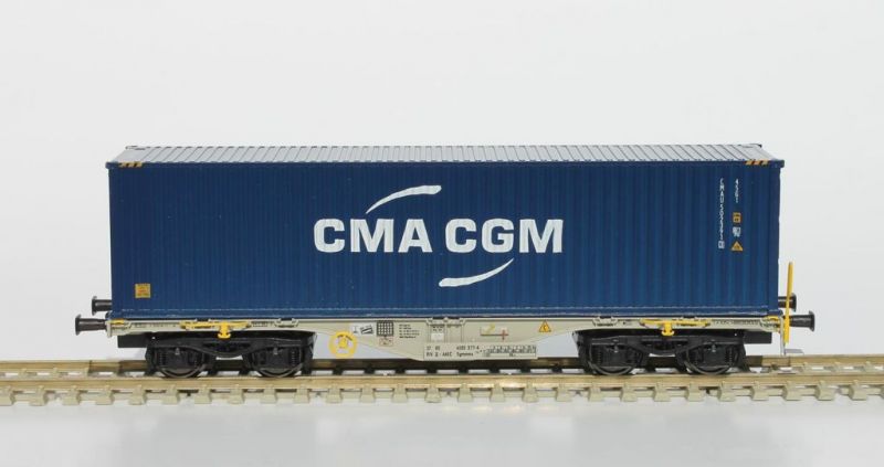 VTG/AAEC  Sgmmns 40 loaded with a 40ft HC container CMA-CGM