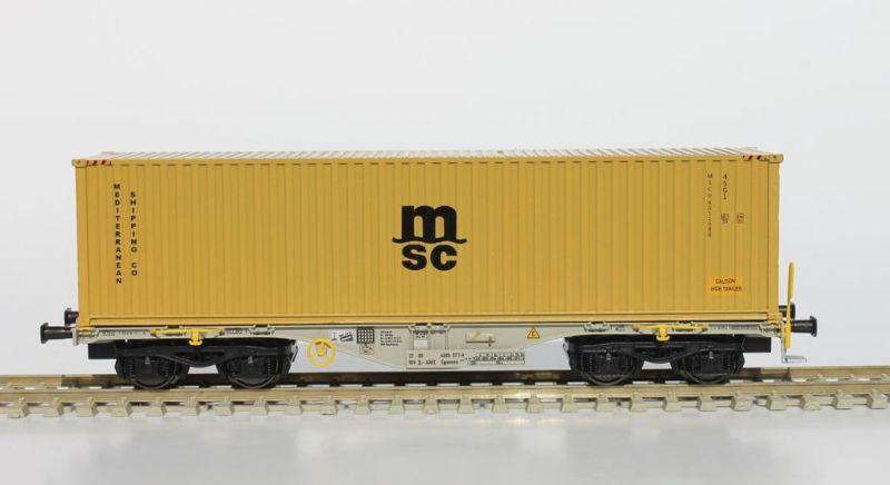 VTG/AAEC  Sgmmns 40 loaded with a 40ft HC container MSC
