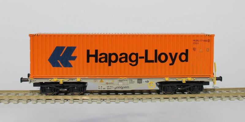 VTG/AAEC  Sgmmns 40 loaded with a 40ft HC container Hapag Lloyd