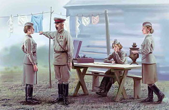 Soviet Military Servicewomen 1939-1942, 4 figures 1/35