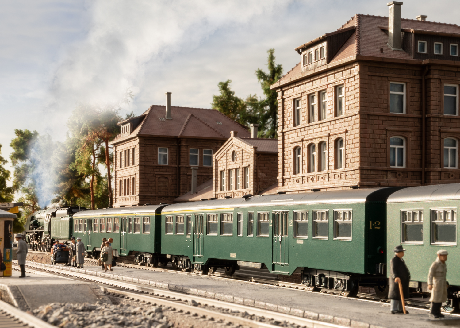 M2 Passenger Car Set - 2