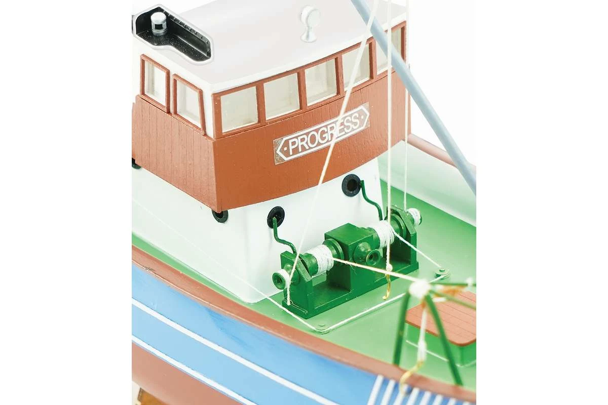 Progress,  wooden construction kit with plastic hull (1:60) - 3