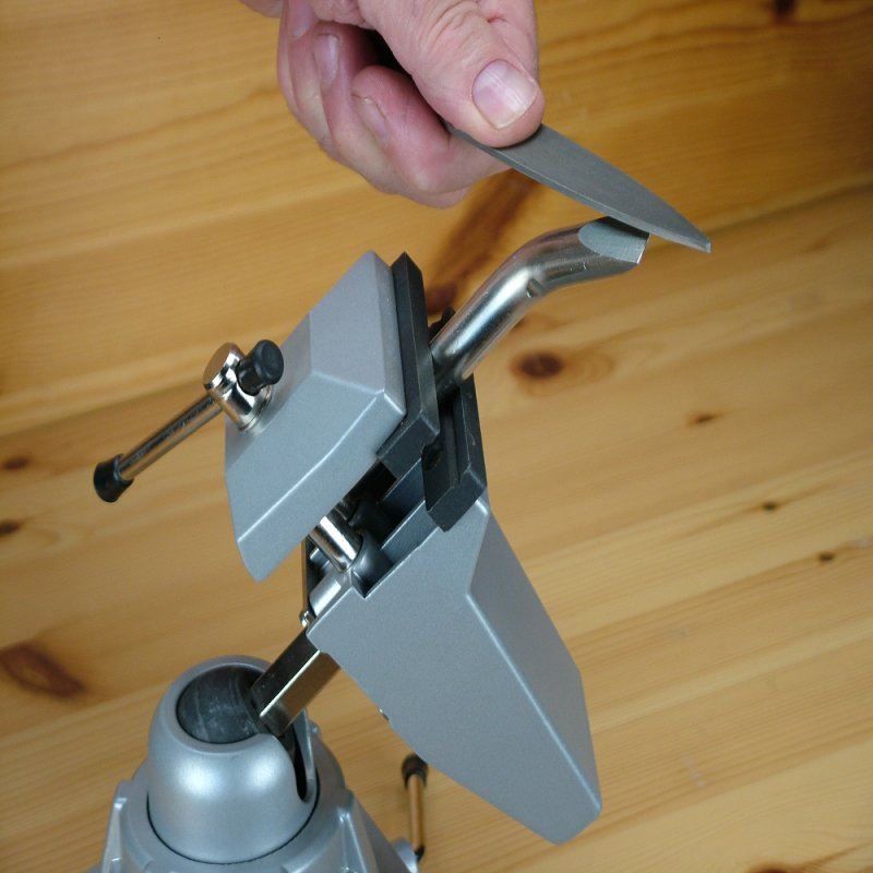 UNIVERSAL SUCTION VICE - 3