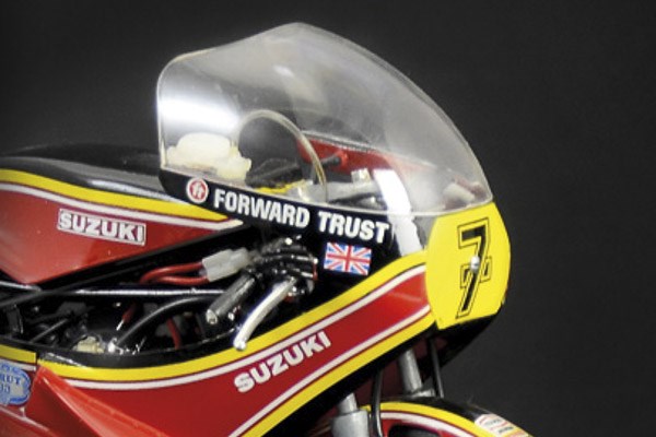 Suzuki RG 500 XR27 '78 Team Heron 1/9 - 2